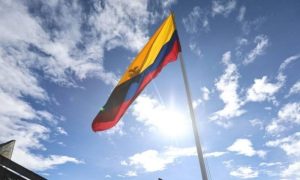 Ecuador rinde homenaje a su emblema patrio