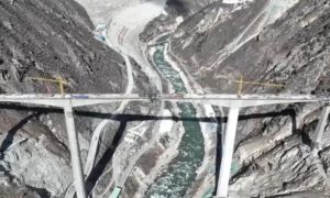 Derrumbe del puente Hongqi en China desata debate