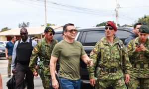 Noboa bono 507 legado honor policías militares Ecuador