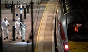 Reino Unido: Policía descarta móvil terrorista