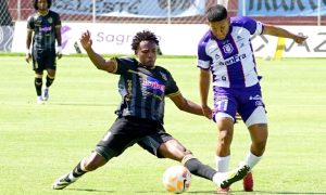 Técnico Universitario desciende tras perder 2-3 con Manta FC