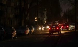 Ciudades de Ucrania y Rusia quedan a oscuras tras ataques