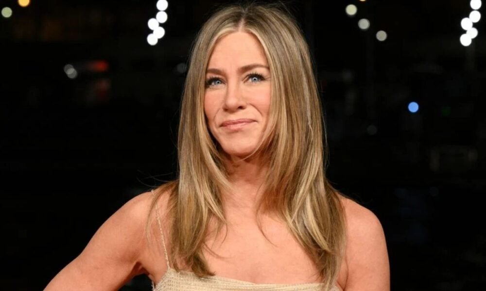 Jennifer Aniston responde a críticas sobre maternidad