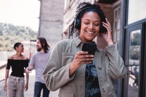 Cómo conseguir un iPhone 16e sin costo cambiándote a T-Mobile ahora