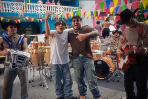 Xavi & Grupo Frontera ‘No Capea’ lidera lista Latin Airplay