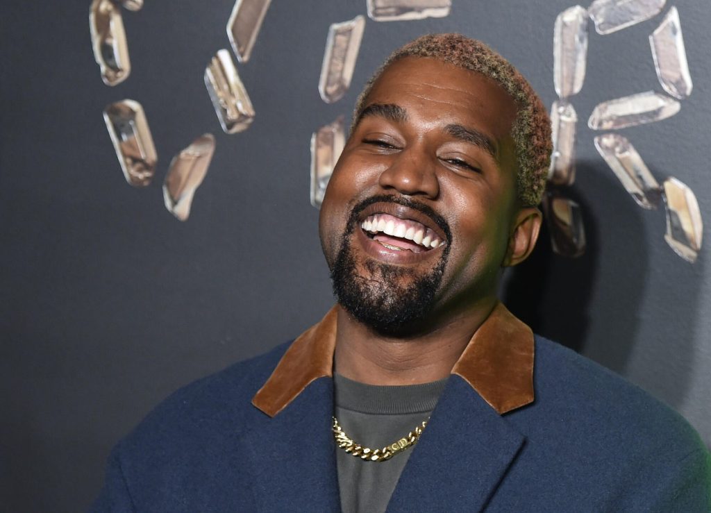 Kanye West regresa a Hot Latin Songs con «Last Breath» con Peso Pluma