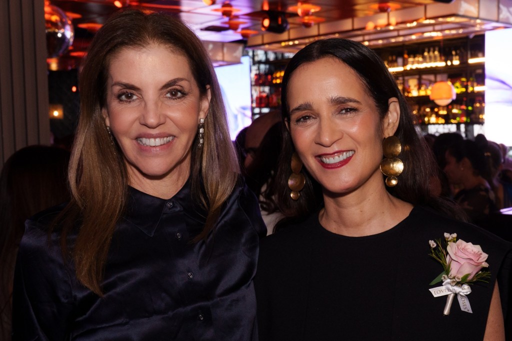 Julieta Venegas asiste a cóctel de Mujeres Latinas en la Música: Fotos