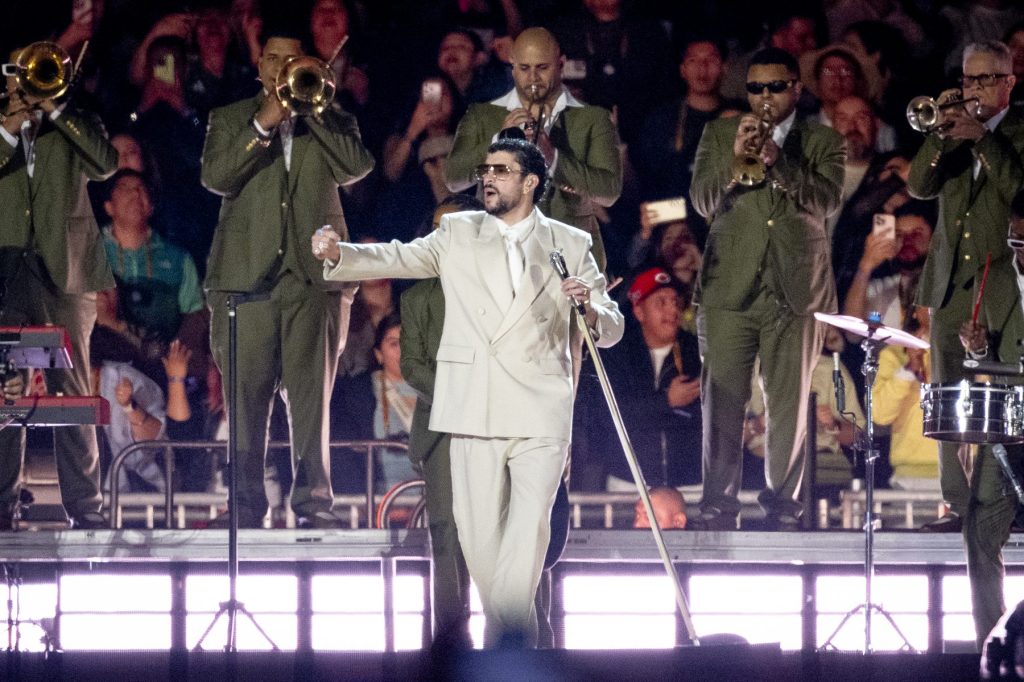Bad Bunny primer artista latino en recaudar $1.000 millones en giras