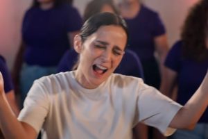 Presidenta de México defiende a Julieta Venegas tras ola de críticas