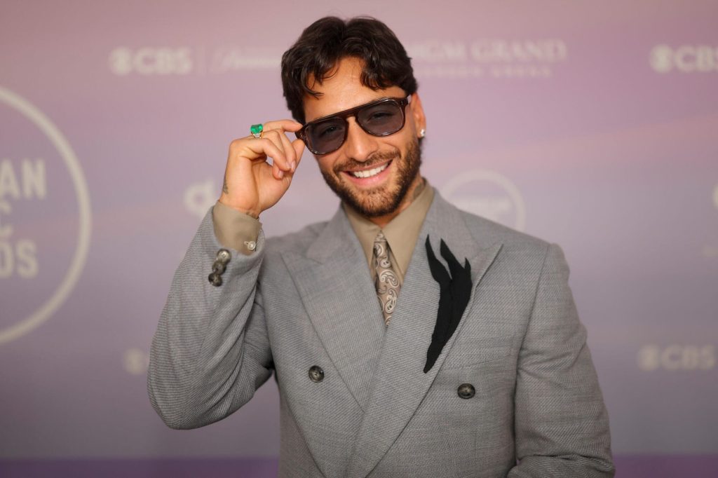 Vota por tu papá favorito de música latina
