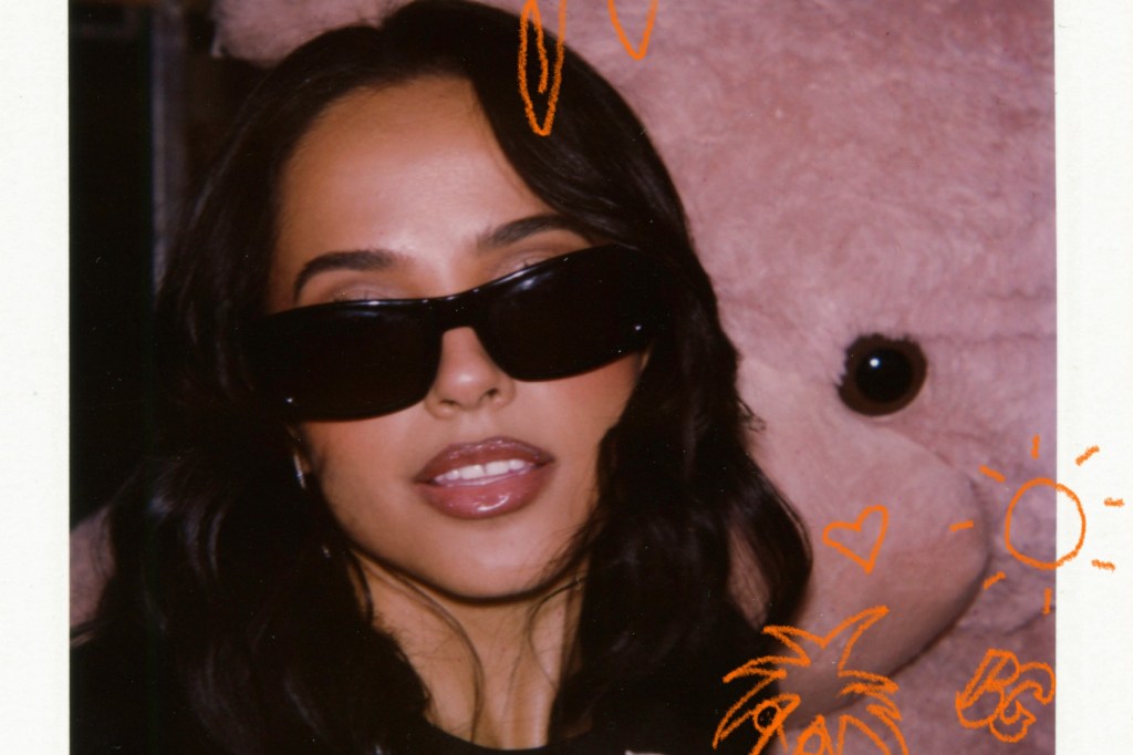 Viajando Por El Mundo Tropitour de Karol G suma a Becky G y Elena Rose