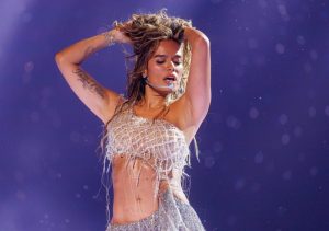 Karol G anuncia nuevo álbum ‘No Me Arrepiento de Sentir Tanto’
