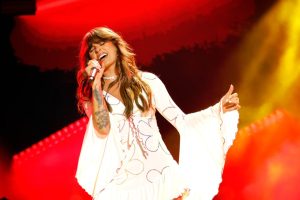 Ella Langley ‘Choosin’ Texas’ No. 1 por 24ª semana en el Hot 100