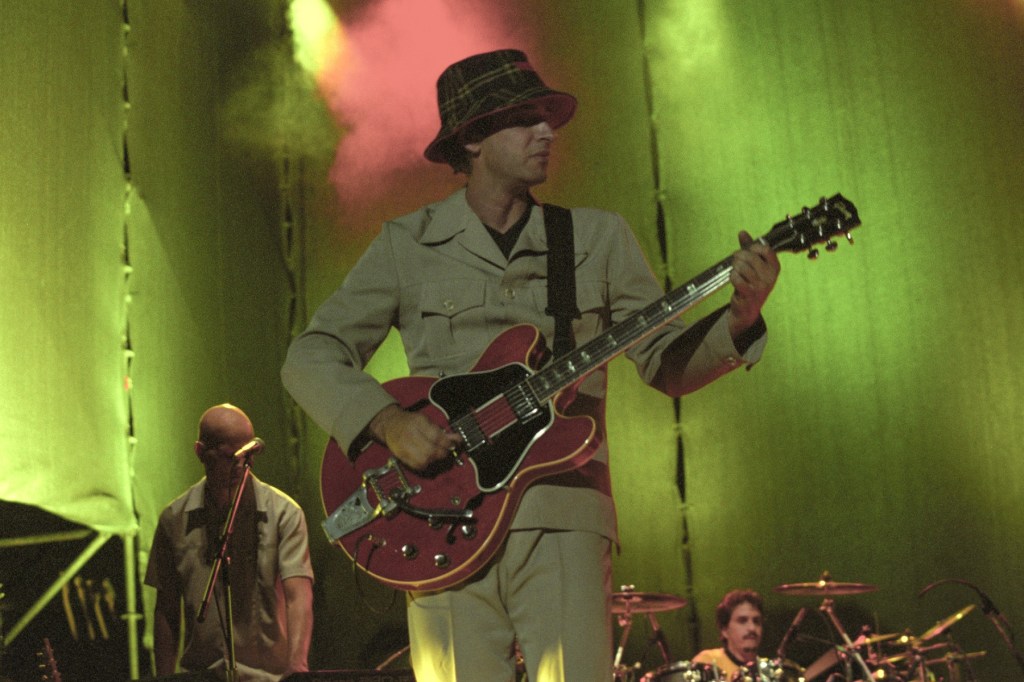 Gibson rinde homenaje a Gustavo Cerati con guitarra limitada ES-335