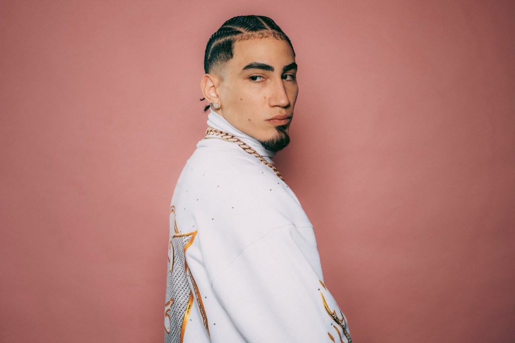 Omar Courtz logra su primer No. 1 en Latin Airplay con ‘KOKO’