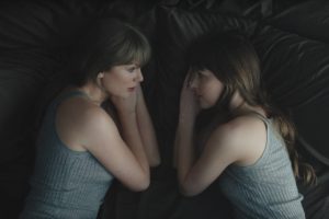 ‘Patient Zero’ de Taylor Swift debuta de No. 1 en las listas globales
